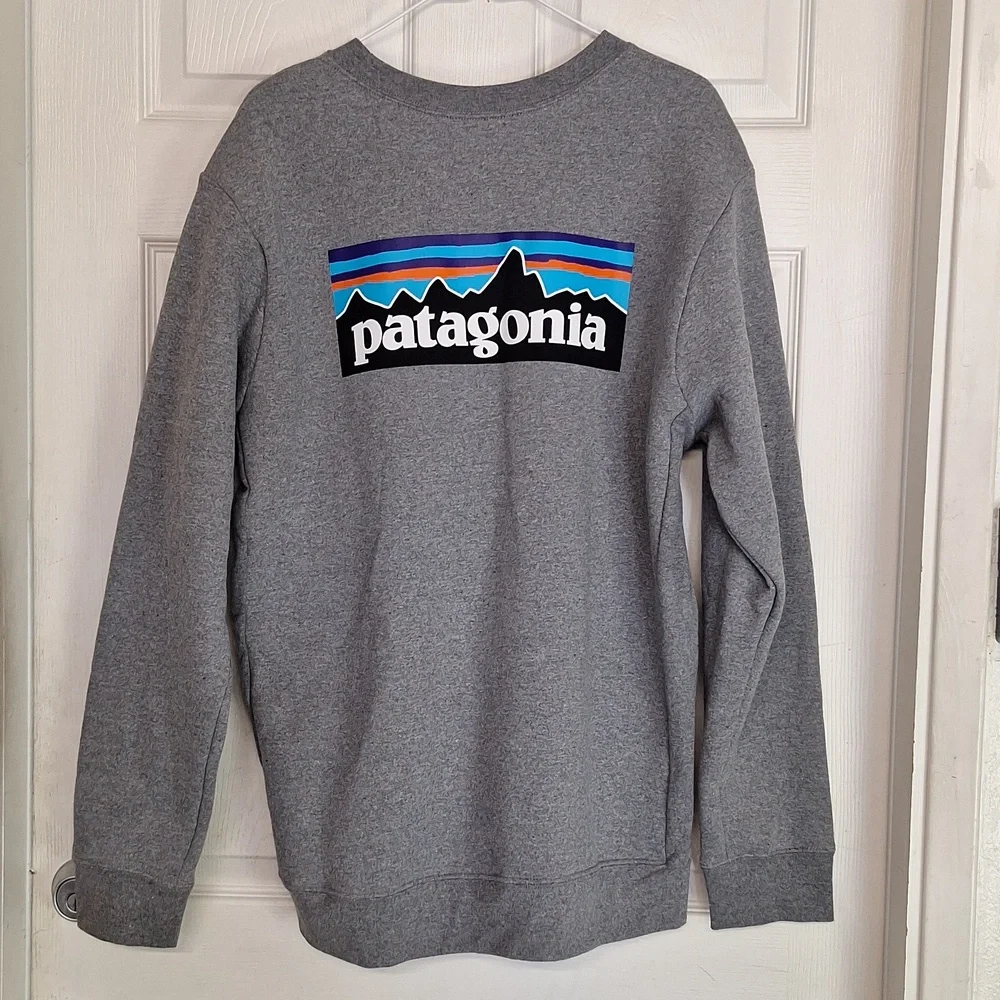 Patagonia P-6 Logo Crew Neck Sweatshirt with Back Logo Grey Heather Men Large